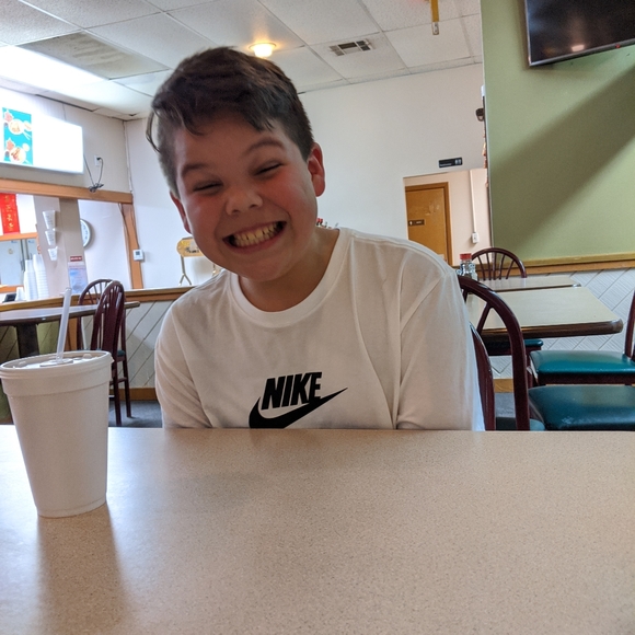 Meet your Posher, Kris - Picture 2 of 6